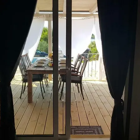 Jacuzzi Holiday House Ferienhaus Tisno