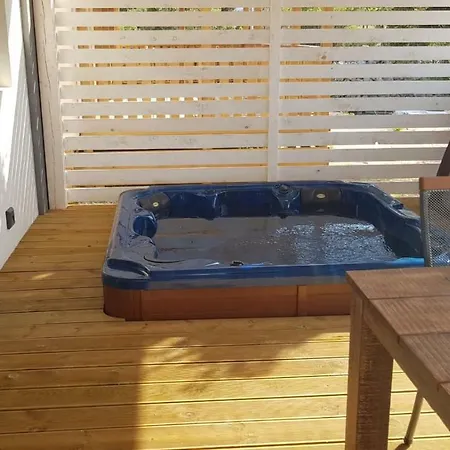 Ferienhaus Jacuzzi Holiday House *