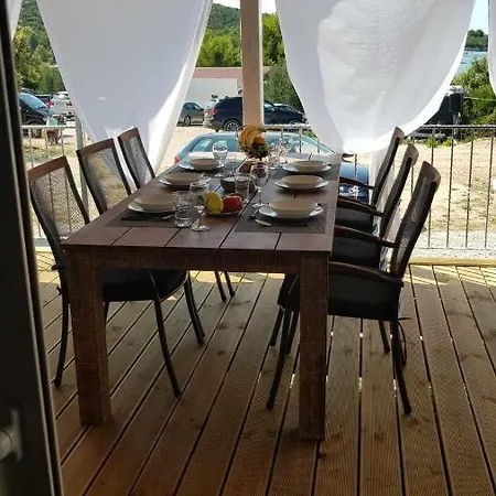 Jacuzzi Holiday House