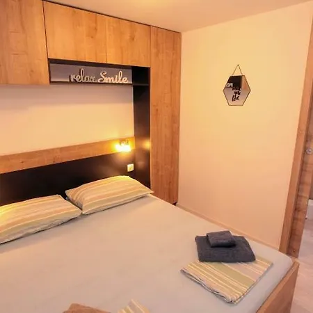 Jacuzzi Holiday House *