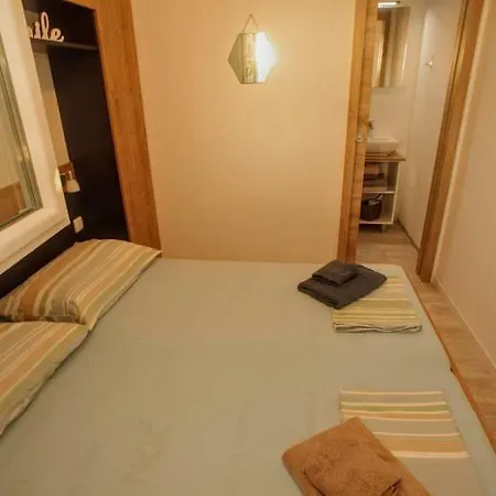Jacuzzi Holiday House *