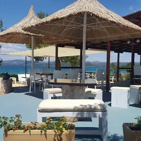Jacuzzi Holiday House * Tisno