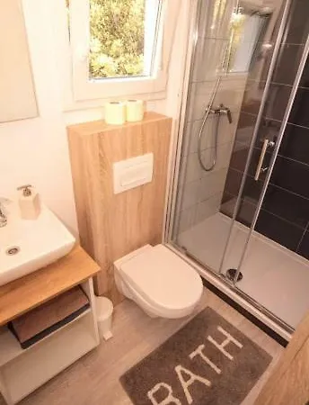 Jacuzzi Holiday House Ferienhaus